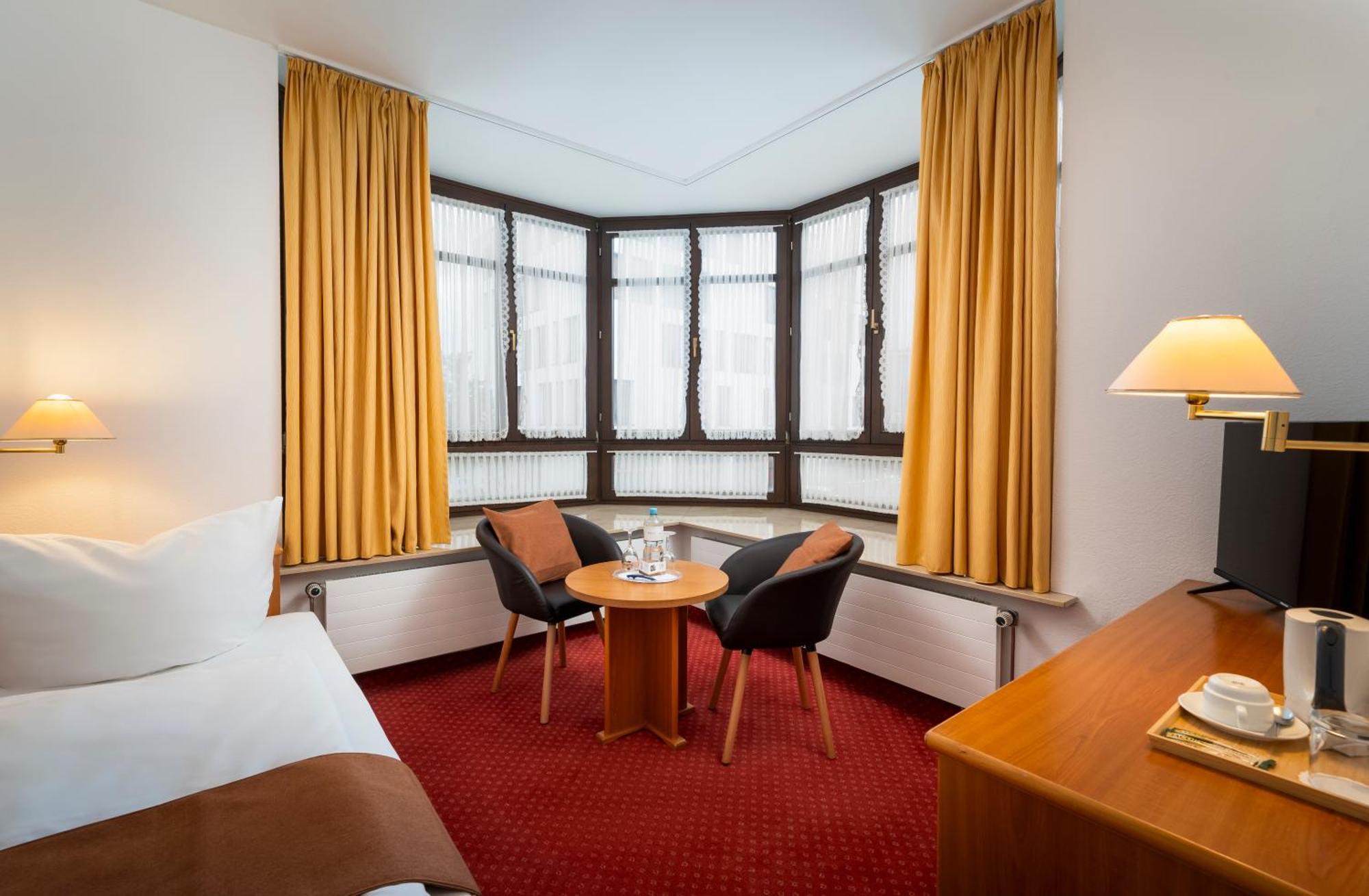 Arkaden Hotel Kelkheim Bagian luar foto