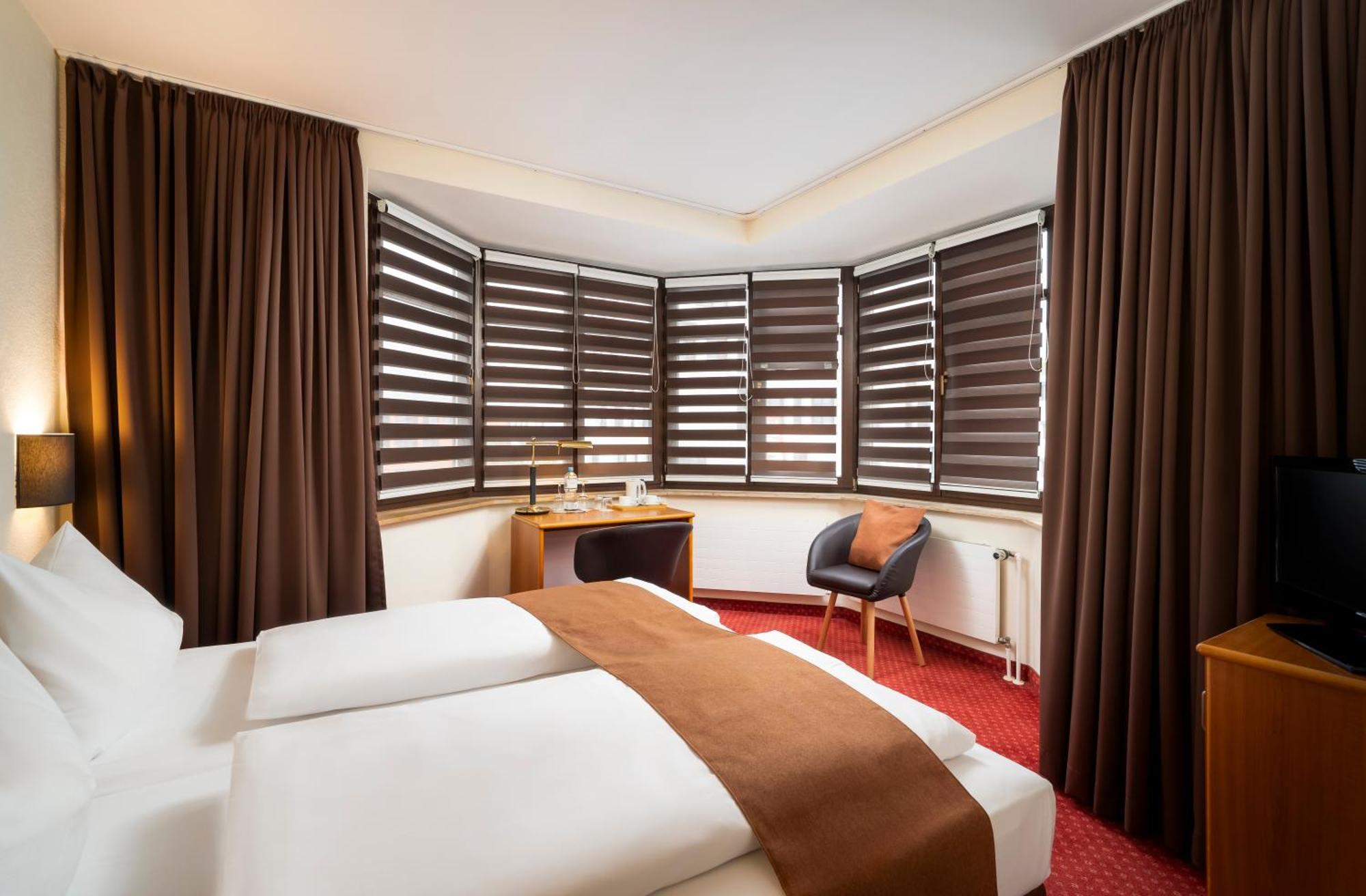 Arkaden Hotel Kelkheim Bagian luar foto